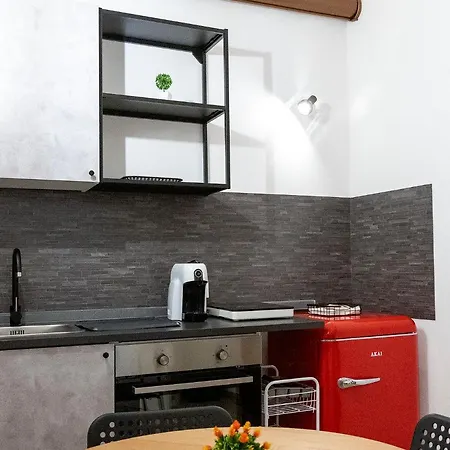 Primo Piano Apartment *