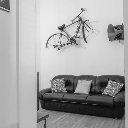 Primo Piano Apartment *